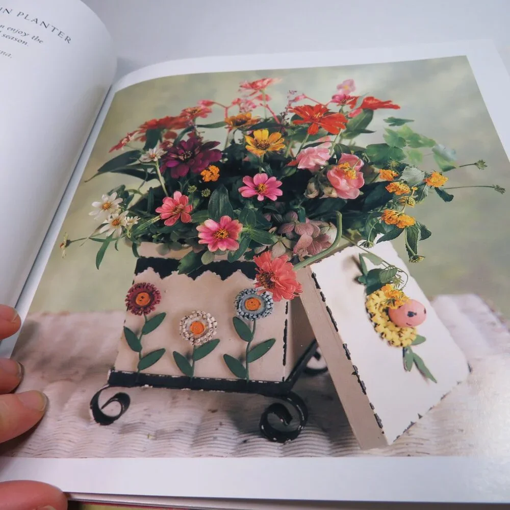 Southern Living Simple Flower Arranging by Lauren Brooks Hardcover